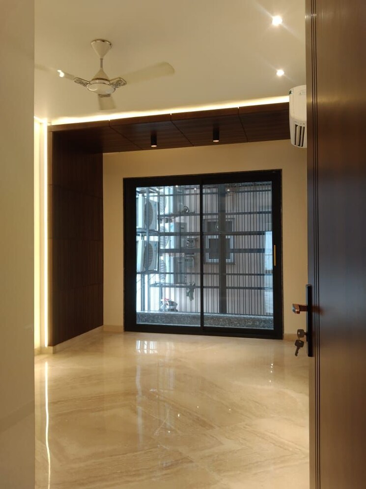 Room, sector 53 3 Bedroom 1210 Sq.Ft. Builder Floor In Sector 53 Gurgaon 9292497