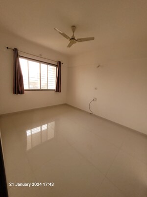 Room in 2 BHK Apartment at Sukhwani Hermosa Casa, Mundhwa – for Rent