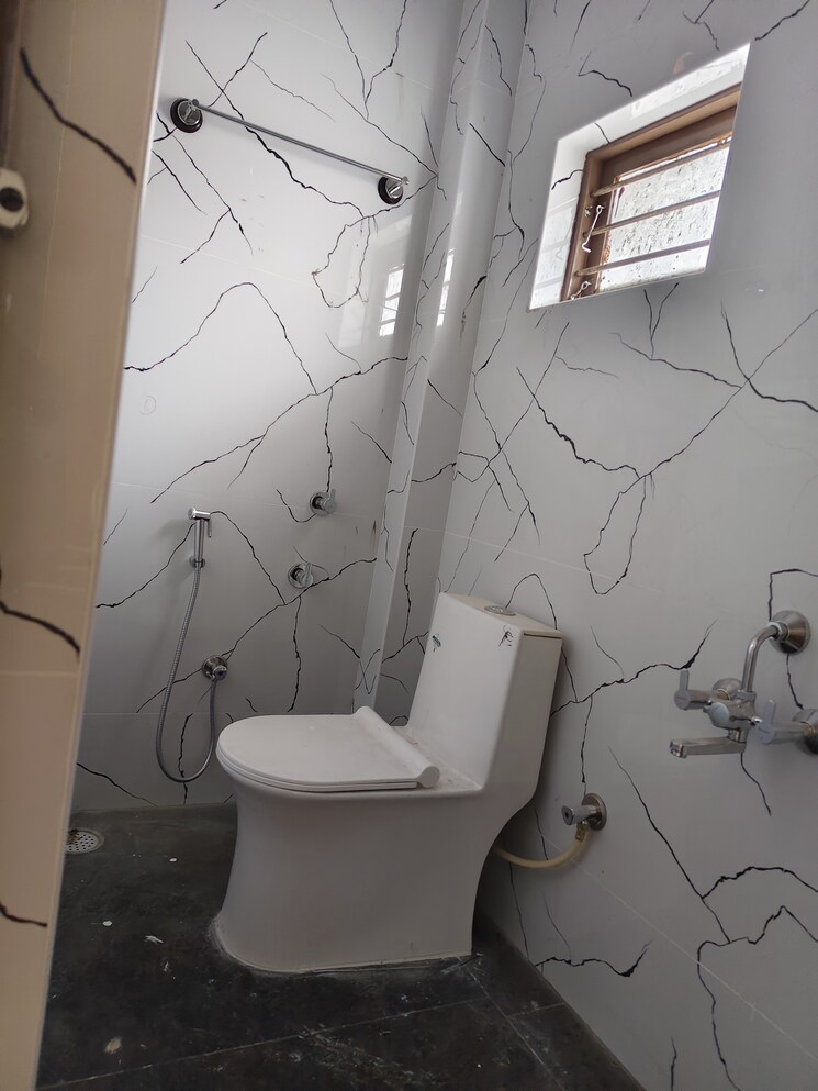 Bathroom, halasuru 3 Bedroom 1000 Sq.Ft. Builder Floor In Halasuru Bangalore 9292577