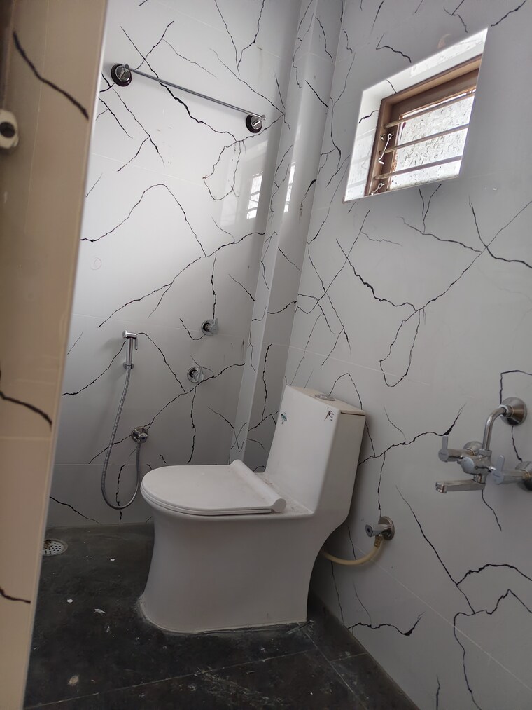 Bathroom, halasuru 3 Bedroom 1000 Sq.Ft. Builder Floor In Halasuru Bangalore 9292577