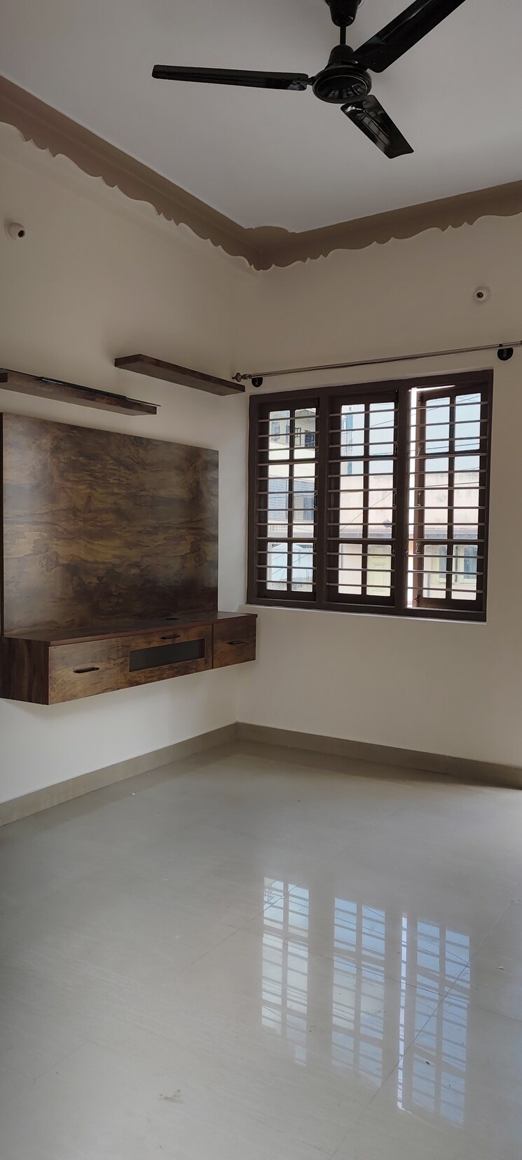 Room, halasuru 3 Bedroom 1000 Sq.Ft. Builder Floor In Halasuru Bangalore 9292577