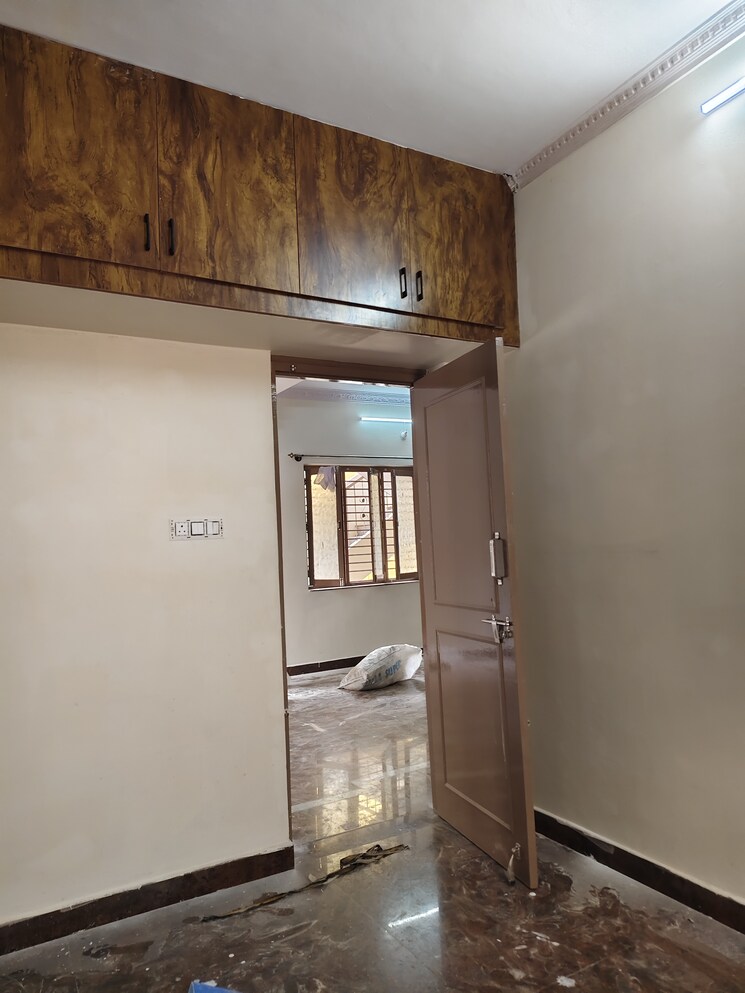 Room, halasuru 3 Bedroom 1000 Sq.Ft. Builder Floor In Halasuru Bangalore 9292577