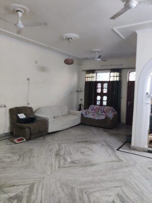 Living Room in 3 BHK Builder Floor at Sector 19 – for Rent