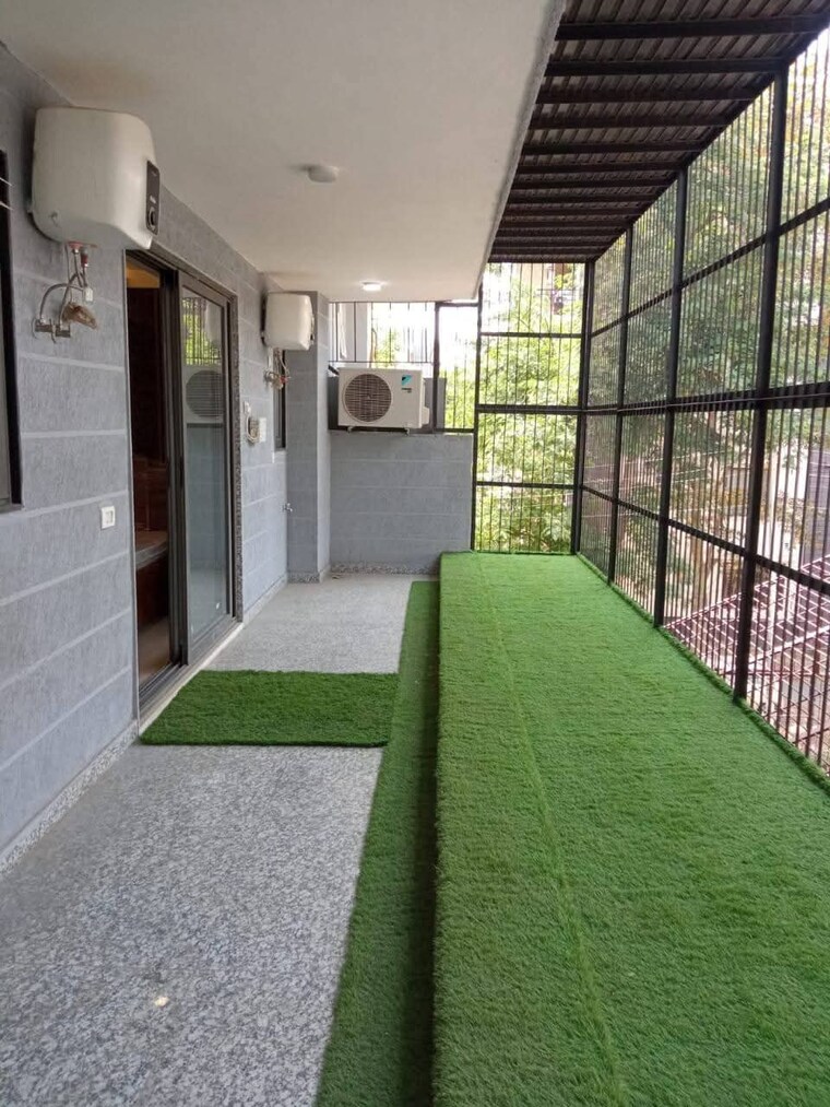 Balcony, dlf-cyber-sez 1 RK 541 Sq.Ft. Builder Floor In Sector 24 Gurgaon 9292595