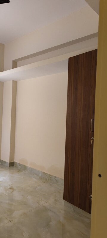 Room in 2 BHK Builder Floor at Halasuru – for Rent