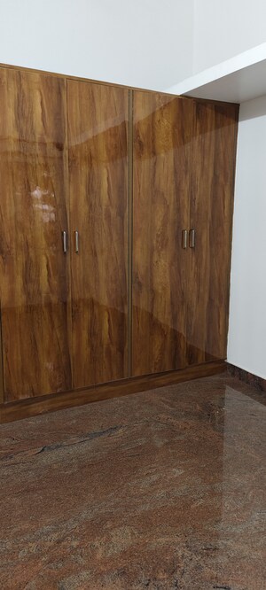 Furnished Amenities in 2 BHK Builder Floor at Halasuru – for Rent