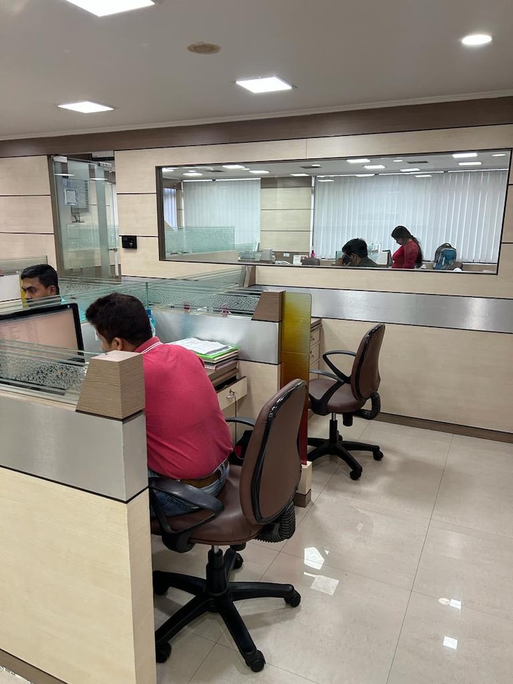 Team Area, park street Commercial Office Space 3000 Sq.Ft. In Park Street Kolkata 9292632