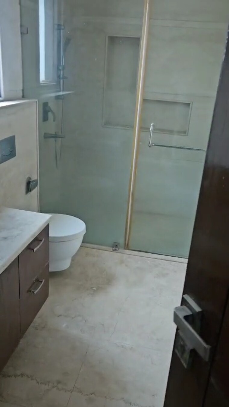 Bathroom, new industrial township 5 3 Bedroom 250 Sq.Yd. Builder Floor In New Industrial Township 5 Faridabad 9292741