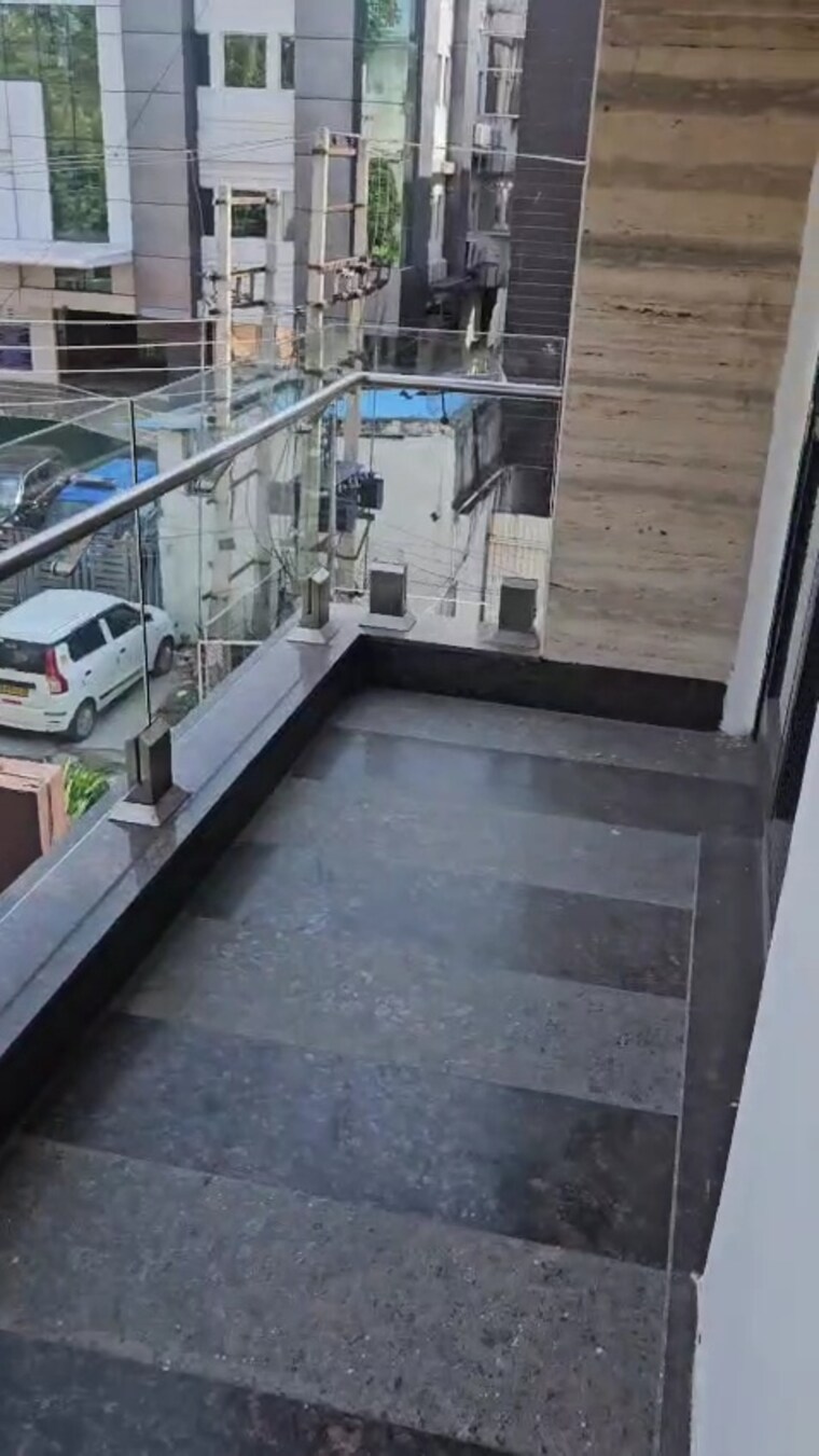 Balcony, new industrial township 5 3 Bedroom 250 Sq.Yd. Builder Floor In New Industrial Township 5 Faridabad 9292741