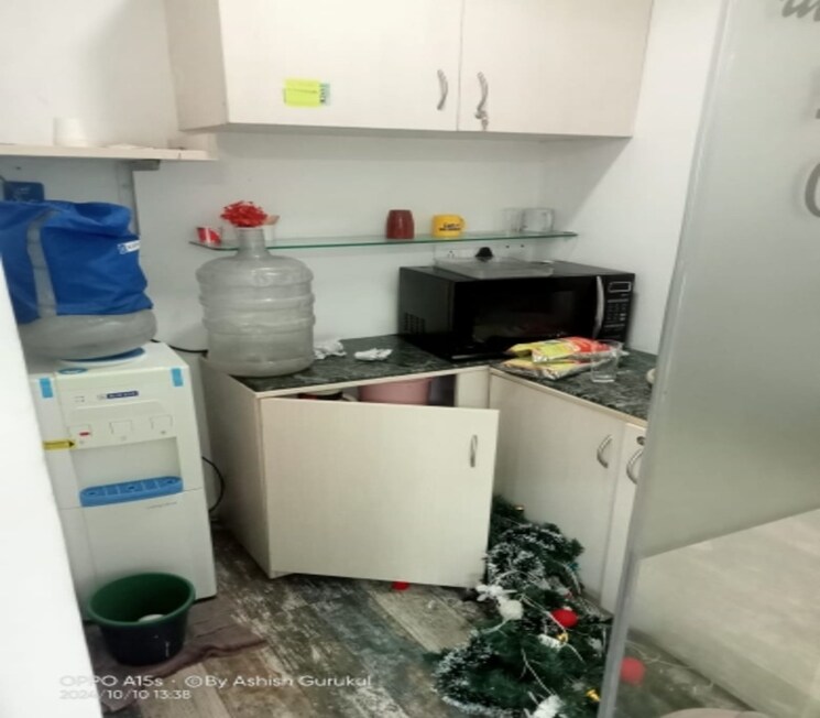 Kitchen, sector 62 Commercial Office Space 1500 Sq.Ft. In Sector 62 Noida 9292660