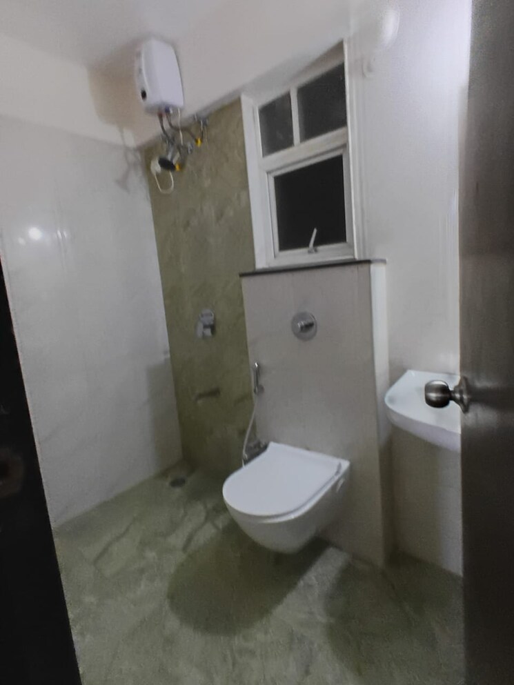 Bathroom, mantra-insignia 2 Bedroom 789 Sq.Ft. Apartment In Mundhwa Pune 9292771