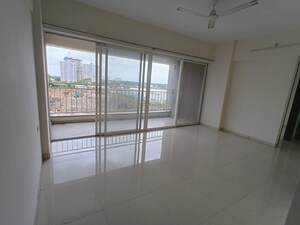 Room in 2 BHK Apartment at Mantra Insignia, Mundhwa – for Rent