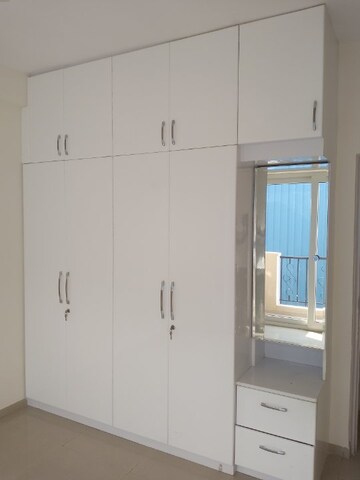 Room in 3 BHK Builder Floor at Emaar MGF Emerald Hills, Sector 65 – for Rent