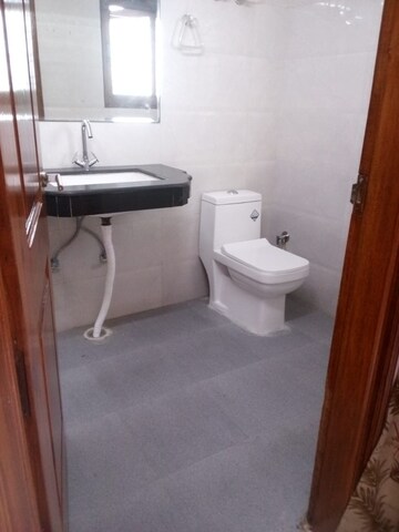 Bathroom in 2 BHK Apartment at Arun Vihar Sector 37, Sector 37 – for Sale
