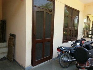 Parking in 4 BHK Independent House at Sector 46 – for Sale