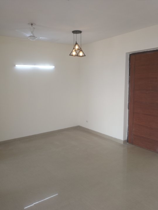 3.5 BHK 1650 Sq.Ft. Apartment in Emaar Emerald Floors Premier