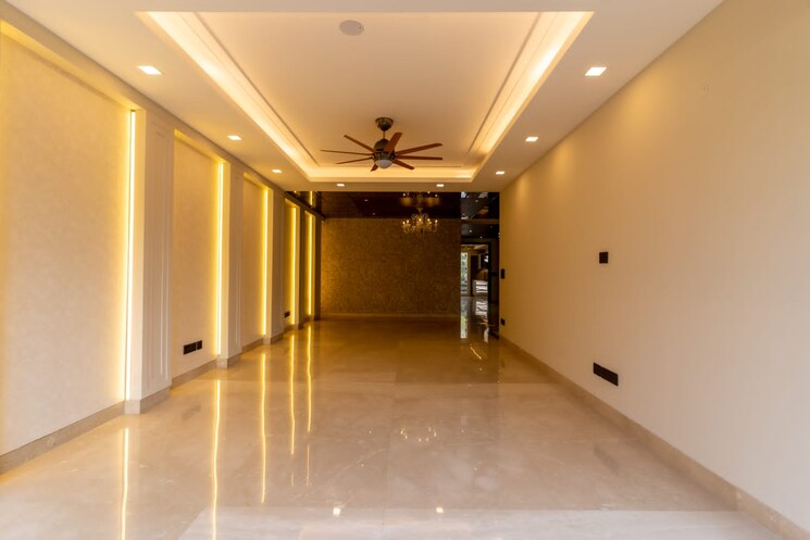 Living Room, sector 4 4 Bedroom 500 Sq.Yd. Builder Floor In Sector 4 Gurgaon 9292812