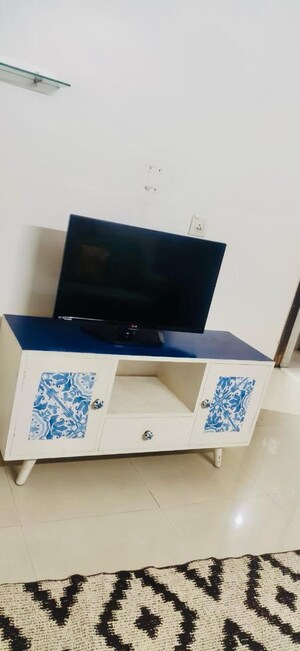 Furnished Amenities in 1 BHK Apartment at The Wadhwa Solitaire, Kolshet Road – for Rent