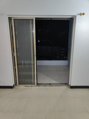 Room in 3 BHK Apartment at Pentagon Fortune East, Kharadi – for Rent