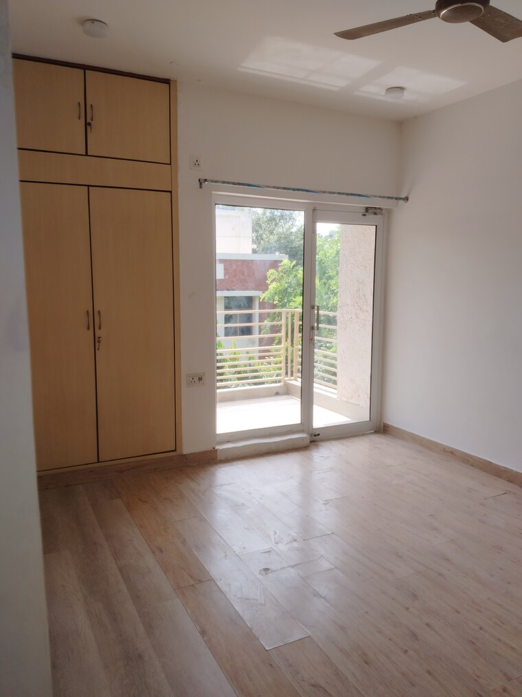 Room, sarita-vihar-pocket-g-rwa 3 Bedroom 2000 Sq.Ft. Apartment In Sarita Vihar Delhi 9292857