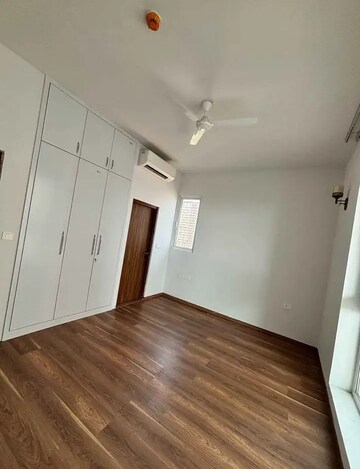 Room in 4 BHK Apartment at Conscient Hines Elevate, Sector 59 – for Rent
