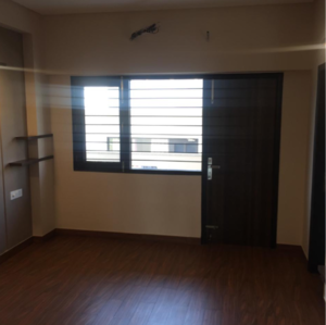 Room in 3 BHK Builder Floor at Vipul World Floors, Sector 48 – for Rent