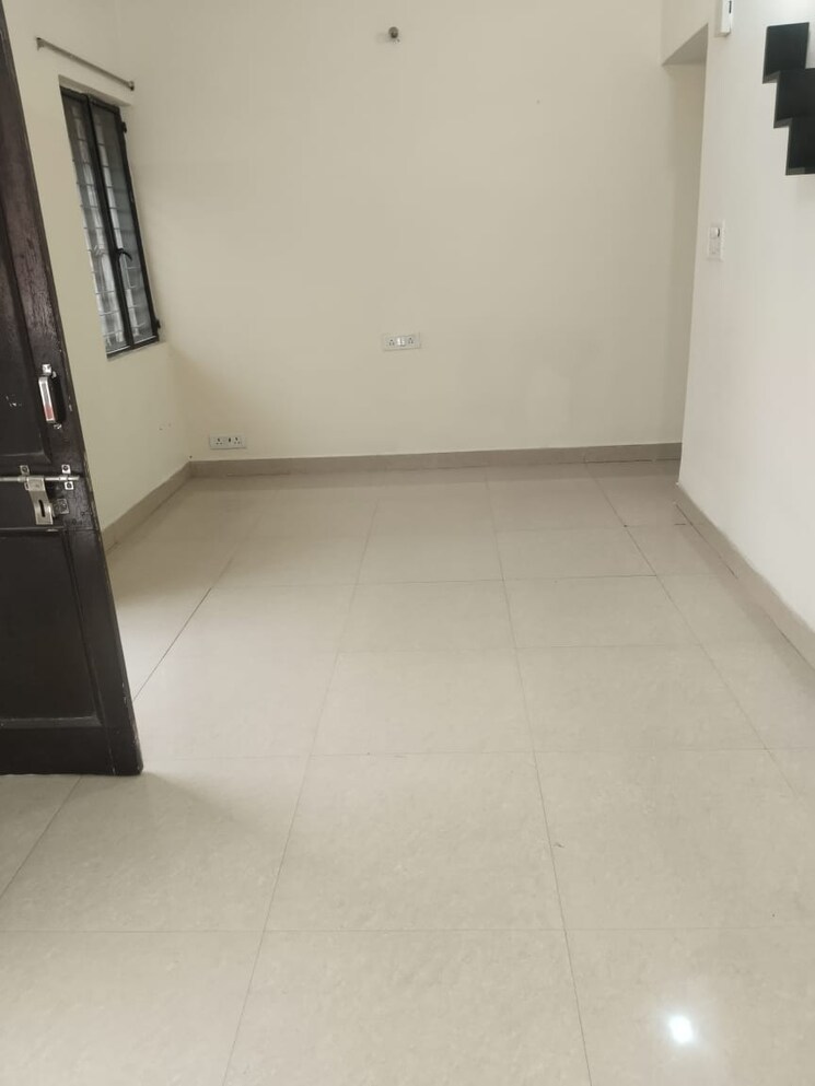 Room, arun-vihar-sector-37 2 Bedroom 1250 Sq.Ft. Apartment In Sector 37 Noida 9292875