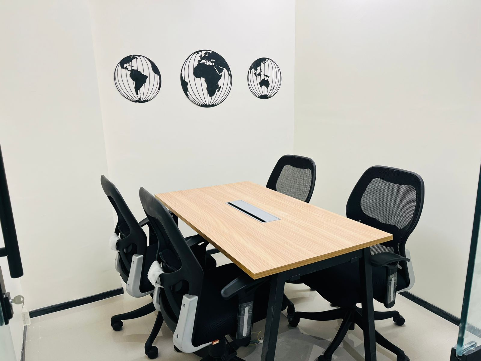 Co-working Space For Rent in Sanjay Place