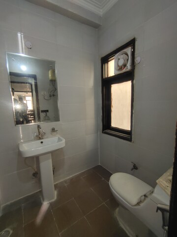 Bathroom in 3 BHK Builder Floor at Palm Residency Chhatarpur, Chattarpur – for Rent