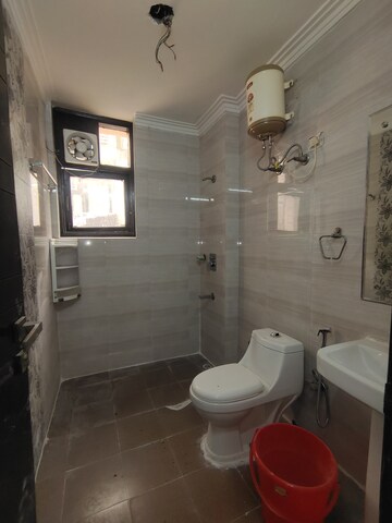 Bathroom in 3 BHK Builder Floor at Palm Residency Chhatarpur, Chattarpur – for Rent