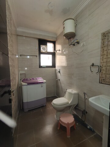 Bathroom in 3 BHK Builder Floor at Palm Residency Chhatarpur, Chattarpur – for Rent