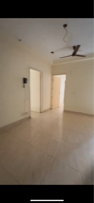 Room in 2 BHK Apartment at Gaur City 2 - 14th Avenue, Sector 16c Greater Noida – for Sale