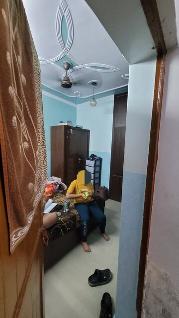 Furnished Amenities in 3 BHK Builder Floor at Dilshad Garden – for Sale