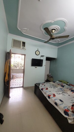 Master Bedroom in 3 BHK Builder Floor at Dilshad Garden – for Sale