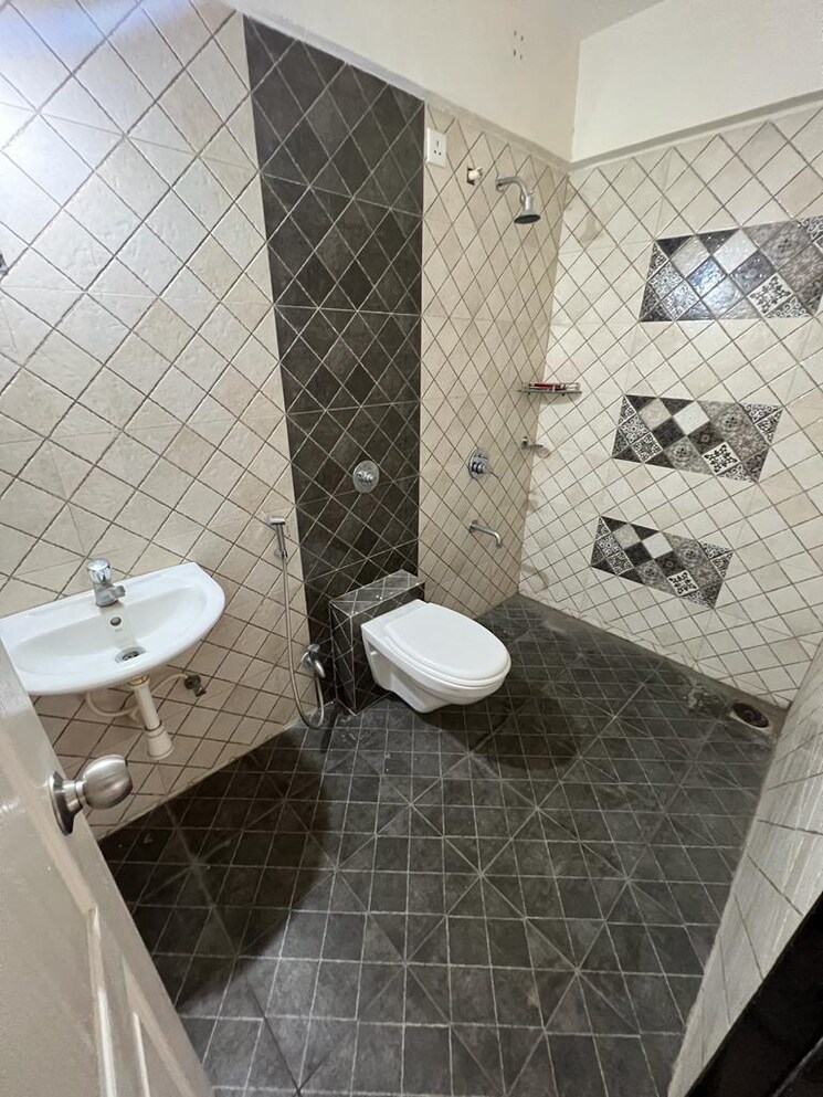 Bathroom, arv-new-town 3 Bedroom 842 Sq.Ft. Apartment In Pisoli Pune 9292944