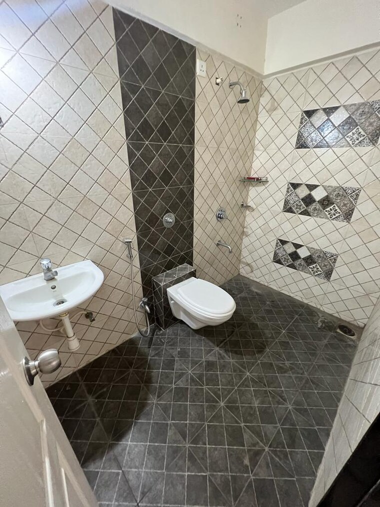 Bathroom, arv-new-town 3 Bedroom 842 Sq.Ft. Apartment In Pisoli Pune 9292944
