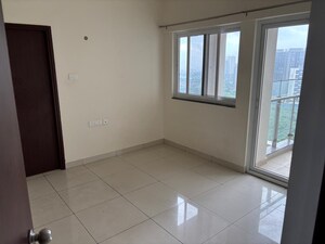Room in 3 BHK Apartment at Purva Silversands, Mundhwa – for Rent