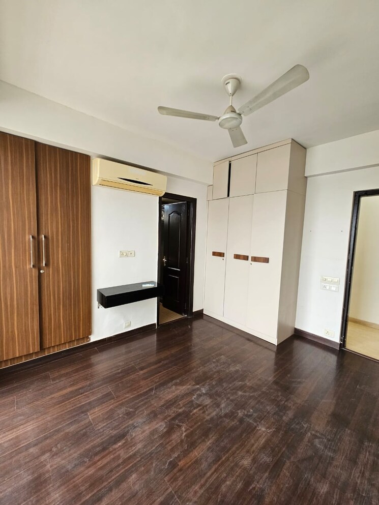 Room, bestech-park-view-spa-next 3 Bedroom 1935 Sq.Ft. Apartment In Sector 67 Gurgaon 9292978