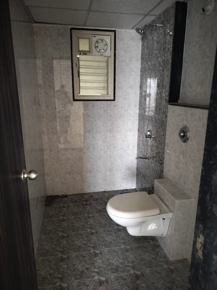 Bathroom, goel-ganga-altus 2 Bedroom 696 Sq.Ft. Apartment In Kharadi Pune 9292976
