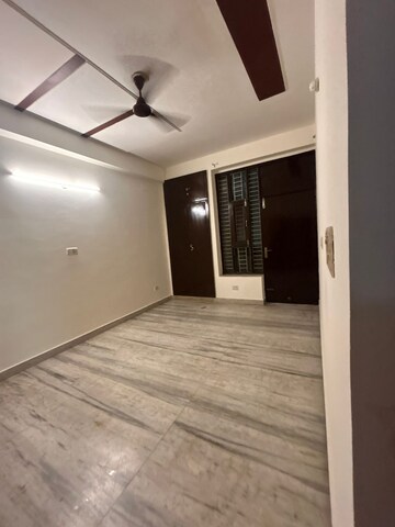 Room in 2 BHK Apartment at RWA Apartments Sector 39, Sector 39 – for Rent