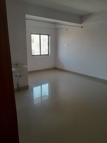 Room in 3 BHK Apartment at Lowadih – for Rent
