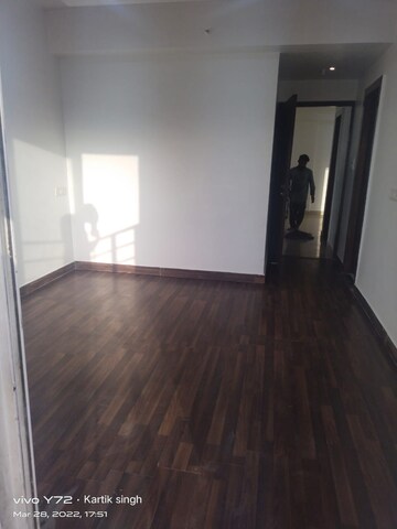 Room in 3.5 BHK Apartment at Sector 168 – for Rent