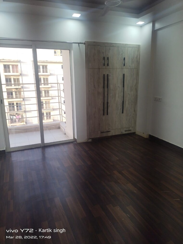 Room, sector 168 3.5 Bedroom 1625 Sq.Ft. Apartment In Sector 168 Noida 9293016