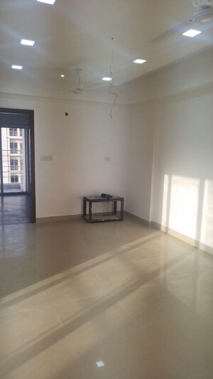 Room in 3.5 BHK Apartment at Sector 168 – for Rent