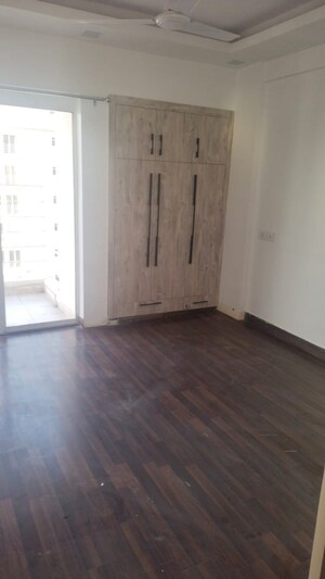 Room in 3.5 BHK Apartment at Sector 168 – for Rent