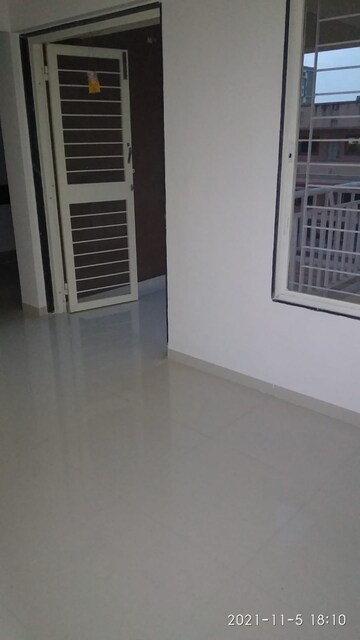 Room in 1 BHK Apartment at Sankla Satyam Niranjani, Hadapsar – for Rent