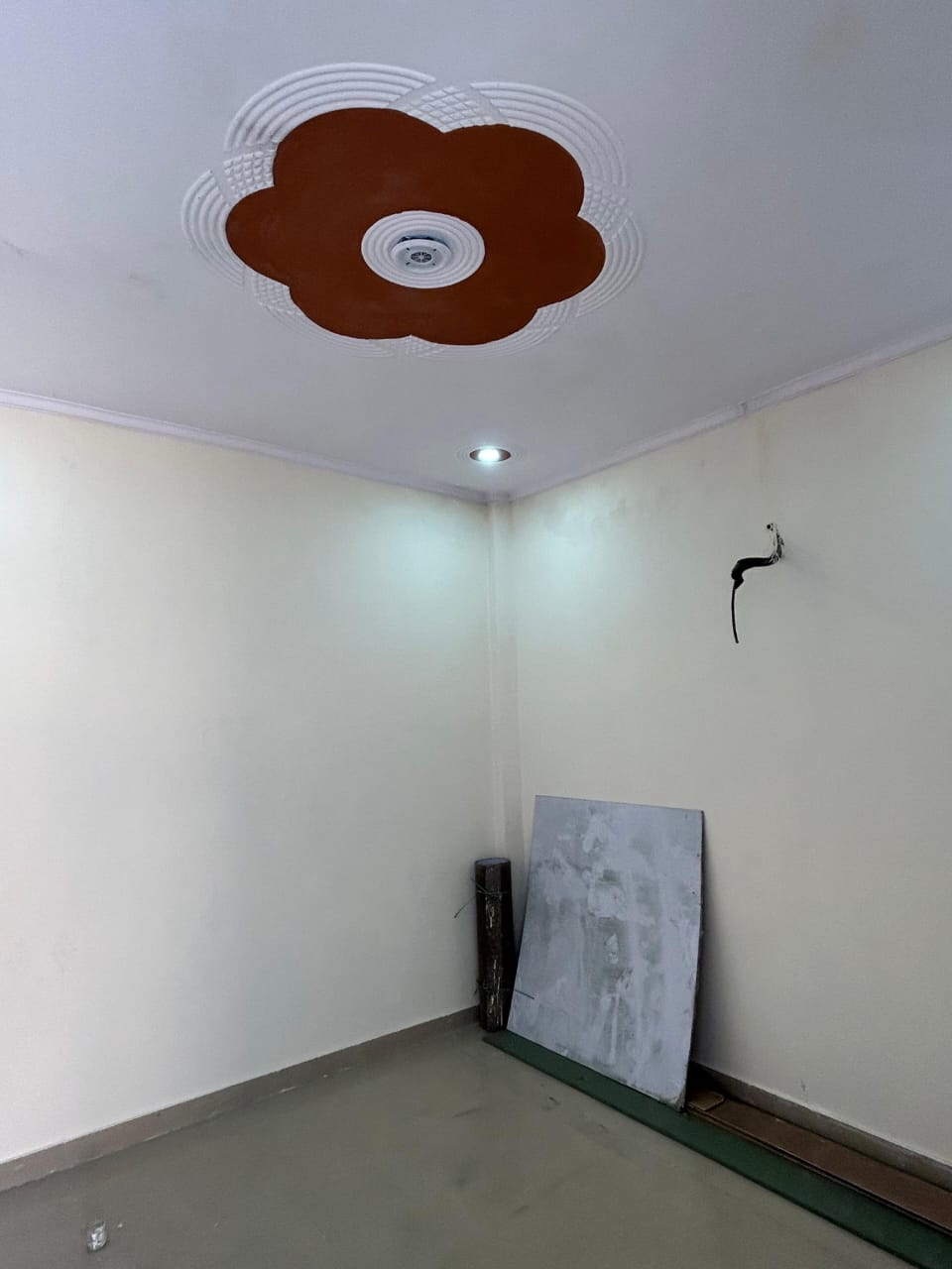 3 BHK + Pooja Room Apartment For Rent in RWA Apartments Sector 39