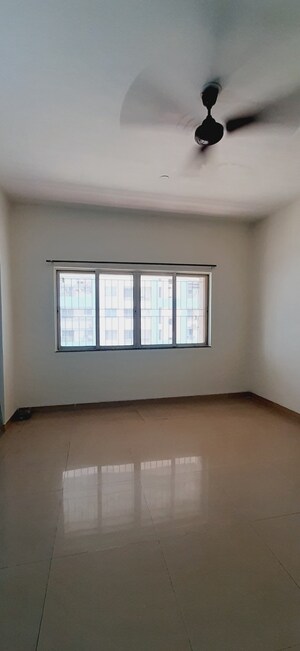 Room in 2 BHK Apartment at Kumar Primavera, Wadgaon Sheri – for Rent
