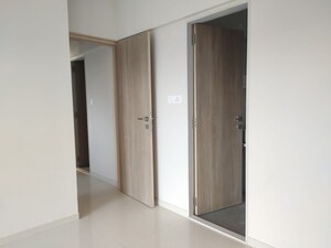 Room in 1.5 BHK Apartment at Sugee Atharva, Prabhadevi – for Sale