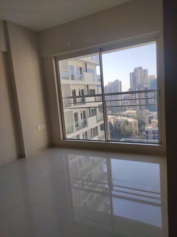 Room in 1.5 BHK Apartment at Sugee Atharva, Prabhadevi – for Sale